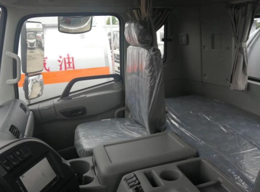 �|�L(f��ng)����ǰ�ĺ���͹�܇��(n��i)DƬ