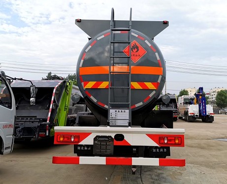 甲醇乙醇罐式運(yùn)輸車圖片 甲醇乙醇罐式運(yùn)輸車圖片