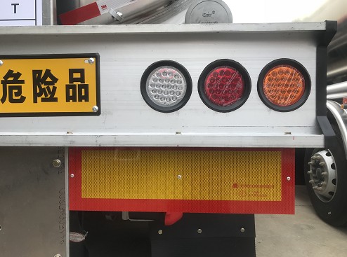 �X�Ͻ��͹�܇��(li��n)LED��β��