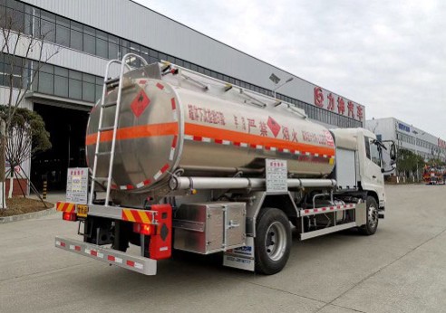 ��������|�L(f��ng)���\�w�C(j��)����܇�෽λ�DƬ