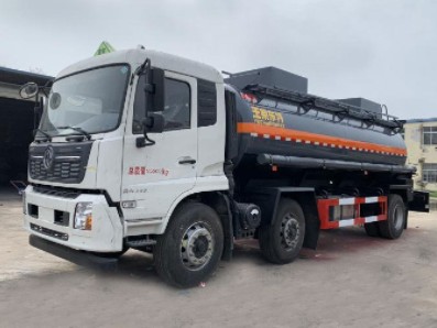 國(guó)六東風(fēng)天錦小三軸8類腐蝕性物品罐式運(yùn)輸車 國(guó)六東風(fēng)天錦小三軸8類腐蝕性物品罐式運(yùn)輸車