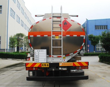 國(guó)六重汽汕德卡23.6方鋁合金運(yùn)油車(chē) 國(guó)六重汽汕德卡23.6方鋁合金運(yùn)油車(chē)