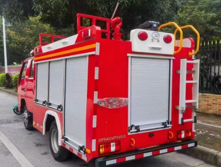 江鈴藍(lán)牌水罐消防車_江特牌JDF5043GXFSG10/J6型水罐消防車 江鈴藍(lán)牌水罐消防車_江特牌JDF5043GXFSG10/J6型水罐消防車